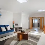 Rosa Com Piscina E Jacuzzi Salir de Matos