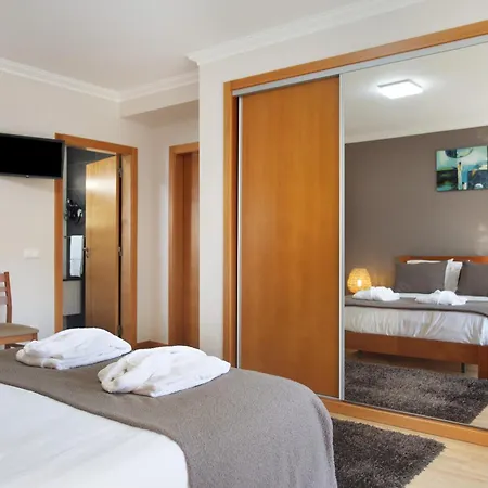 ヴィラ Rosa Com Piscina E Jacuzzi *