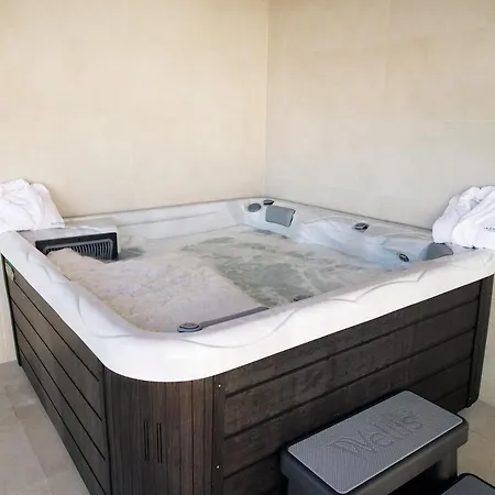 ヴィラ Rosa Com Piscina E Jacuzzi Salir de Matos