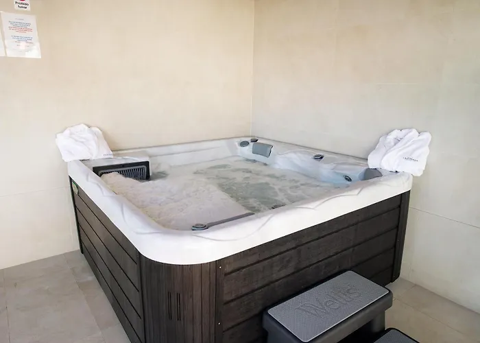 Willa Rosa Com Piscina E Jacuzzi Salir de Matos